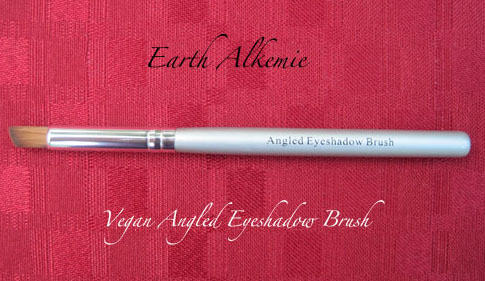 Earth Alkemie Angled Eyeshadow Brush